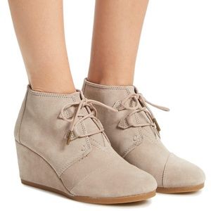 NEW Toms Kala Wedge Booties Suede Leather Grey/Taupe 6 Laceup Ankle Embroidered